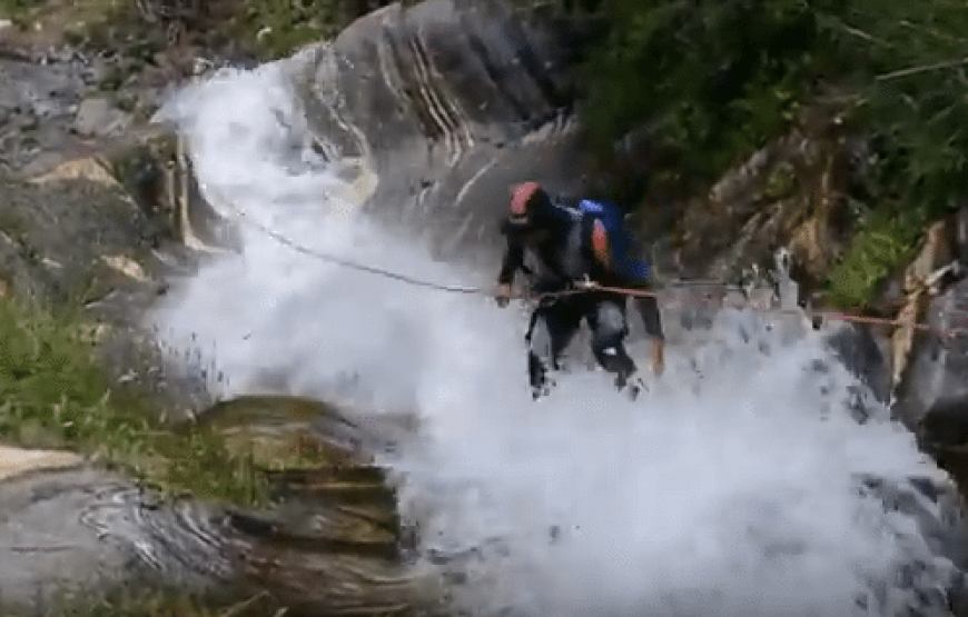 Vashisht Experience Canyoning in manali