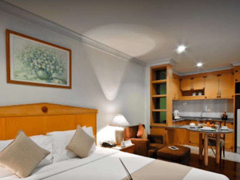 Admiral Suites Deluxe Room with Balcony