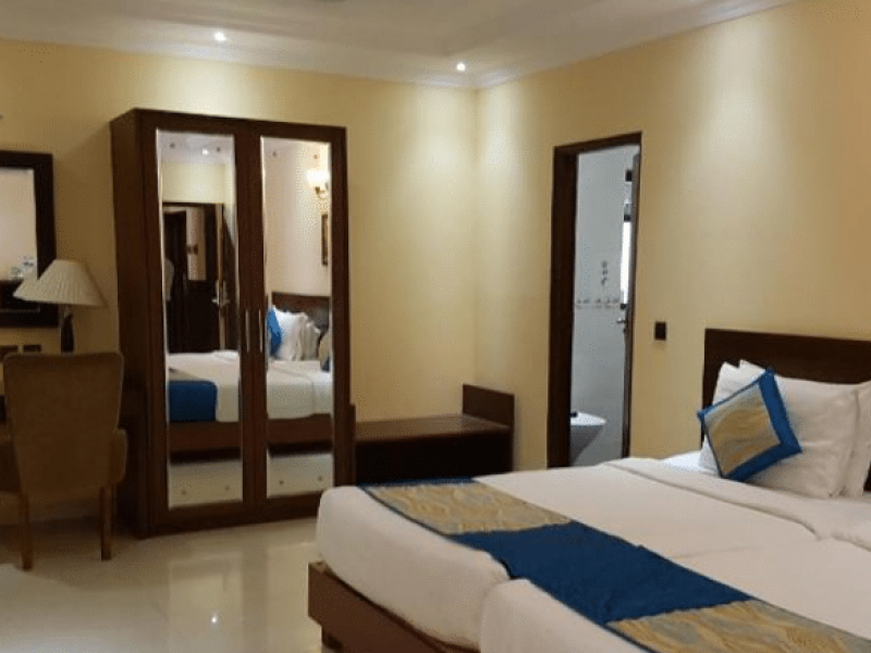 De Alturas Executive Room